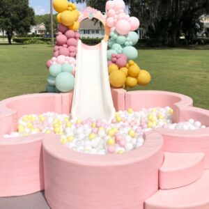 Ball pit with slide
